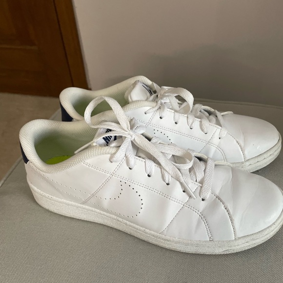 NIKE WOMENS SHOES SIZE 7.5 - Picture 4 of 7